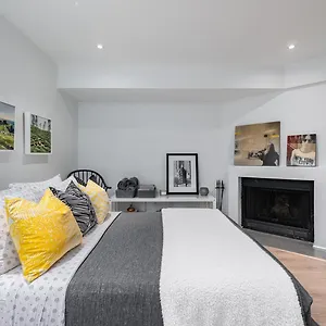 Modern Design Homestay Toronto