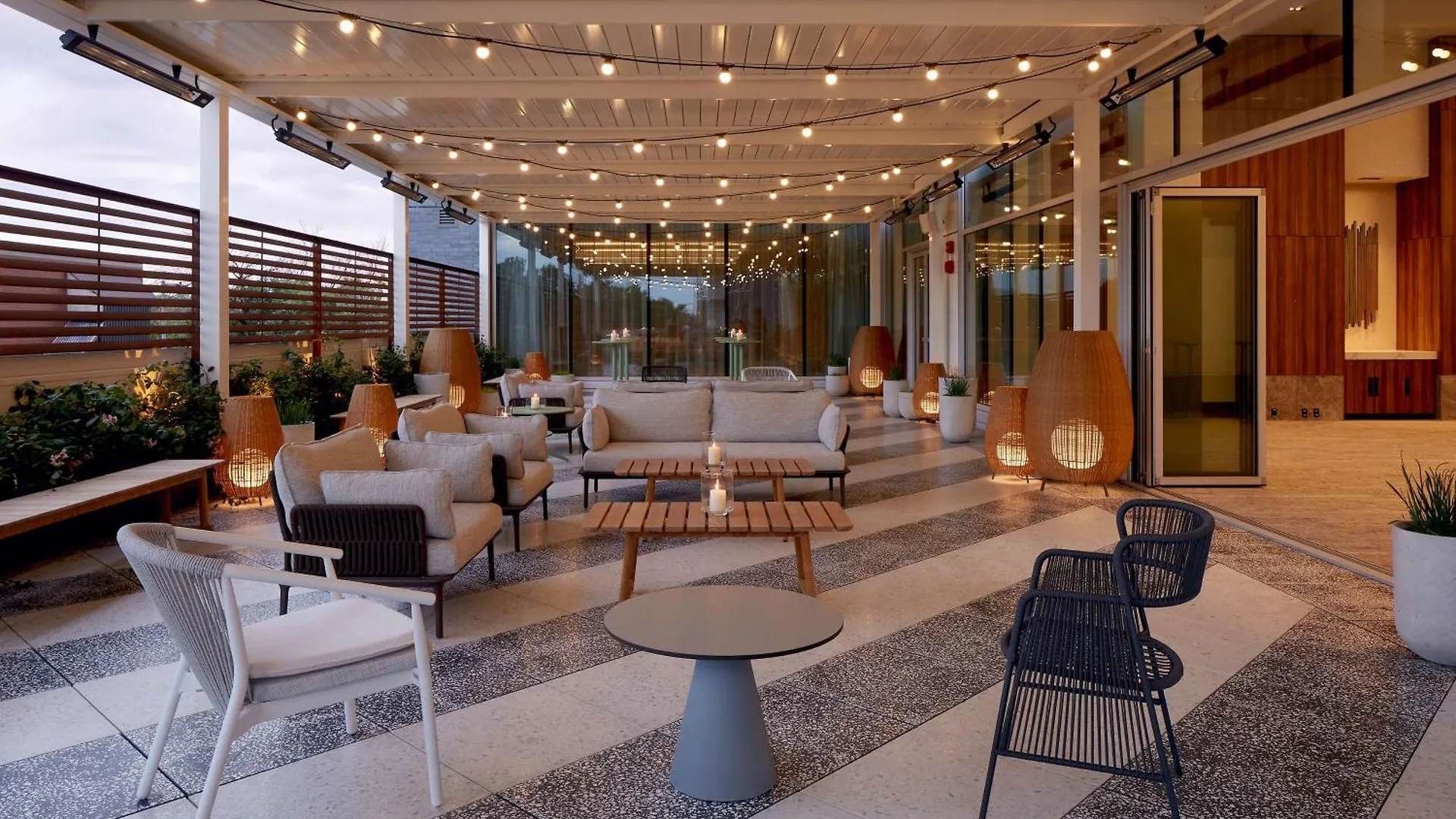 Homewood Suites By Hilton Montreal Midtown 3*,