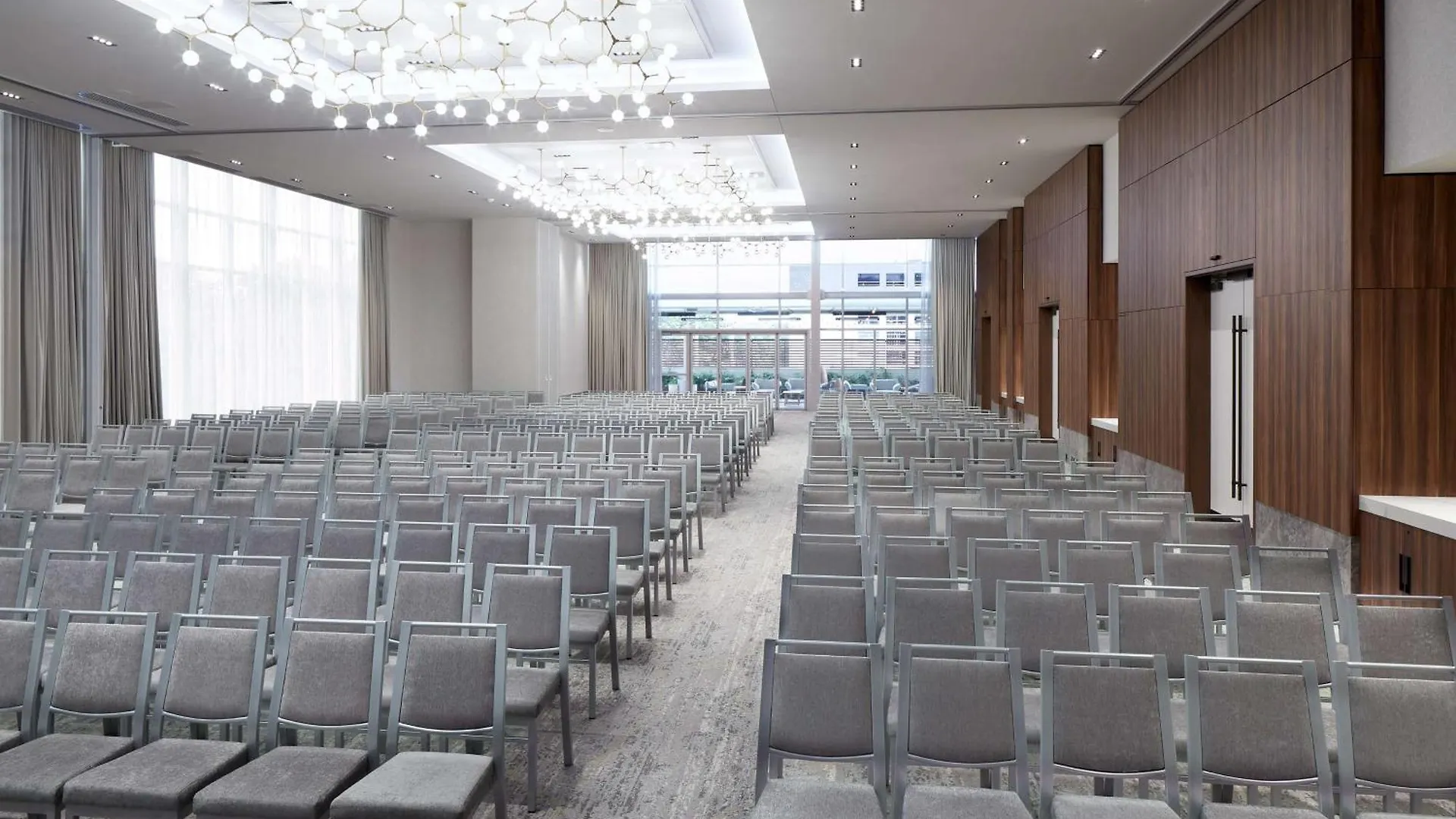 Homewood Suites By Hilton Montreal Midtown קנדה